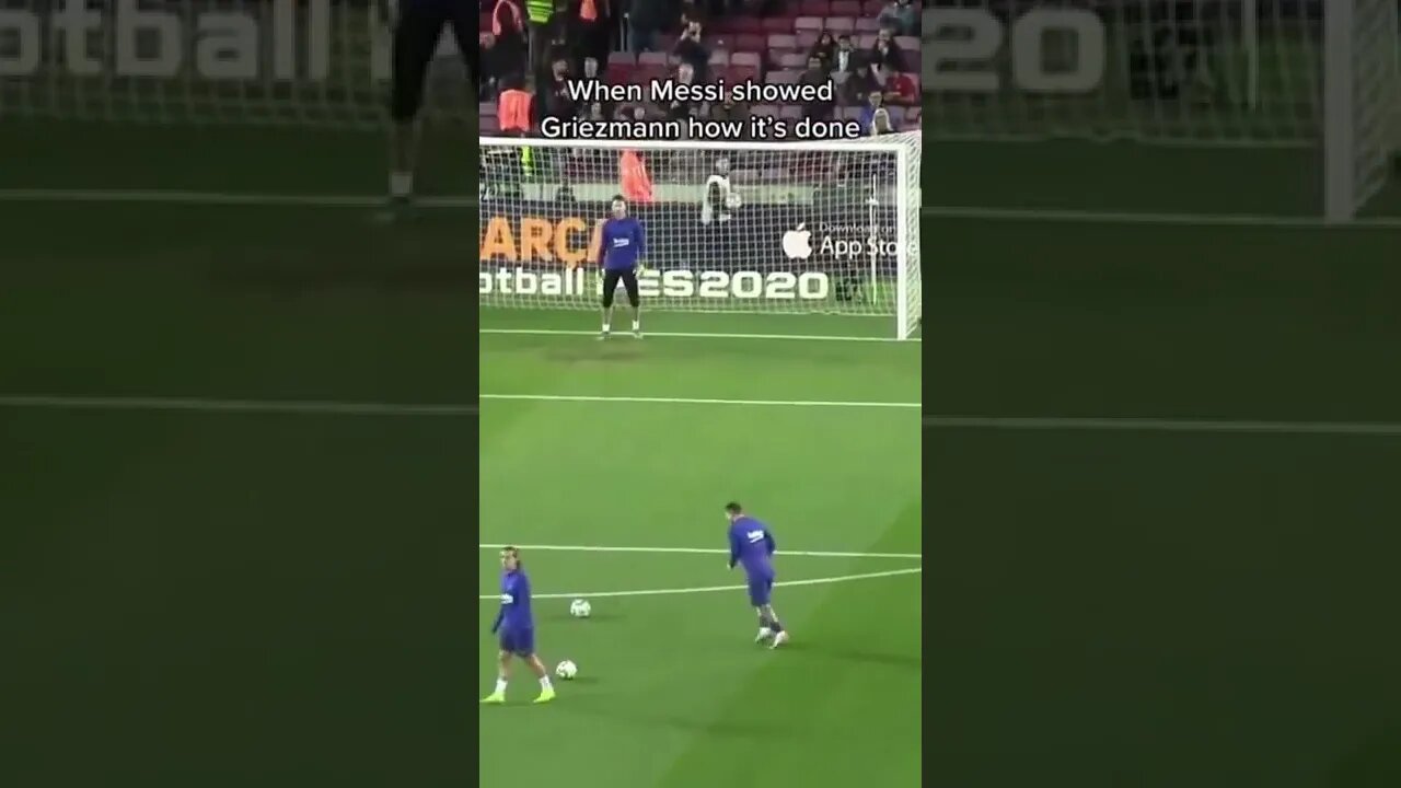 When Messi Showed Griezman How It’s Done ⚽️🙌 #shorts #footballshorts