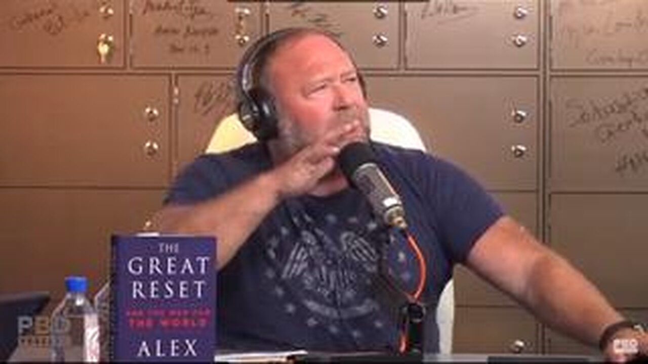 EVERYONE FORGOT WHAT A DETECTIVE IS......