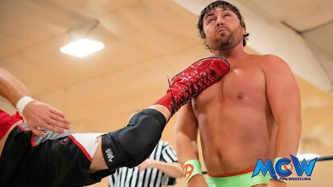 Brandon Scott vs. James Ellsworth I Full Match