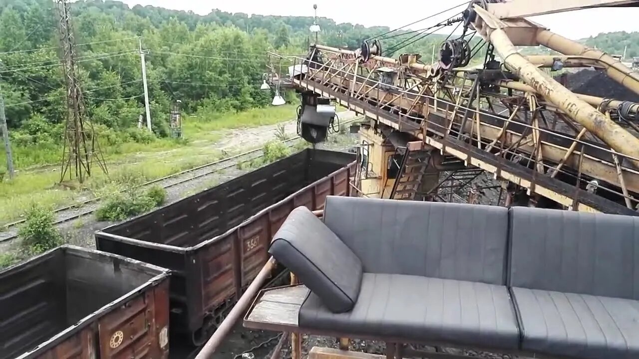 Погрузка угля в вагоны