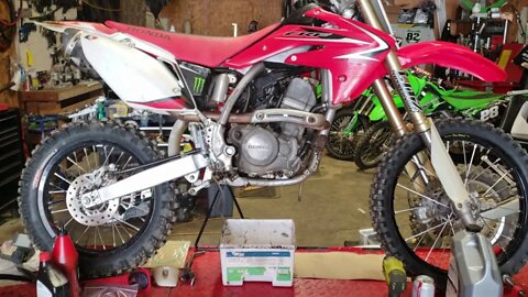 How to change the oil in a Honda CRF150R !