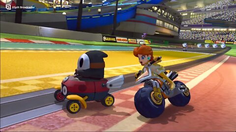 Mario Kart 8: Epic Red Shell Toss!(720p max detail settings)