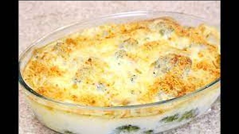 88-Gratinado com brócolis e creme de batata, peito de frango, calabresa.