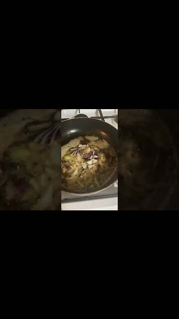 Preparing onion sote