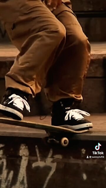 Bro is so lit 😎🛹👍🏽