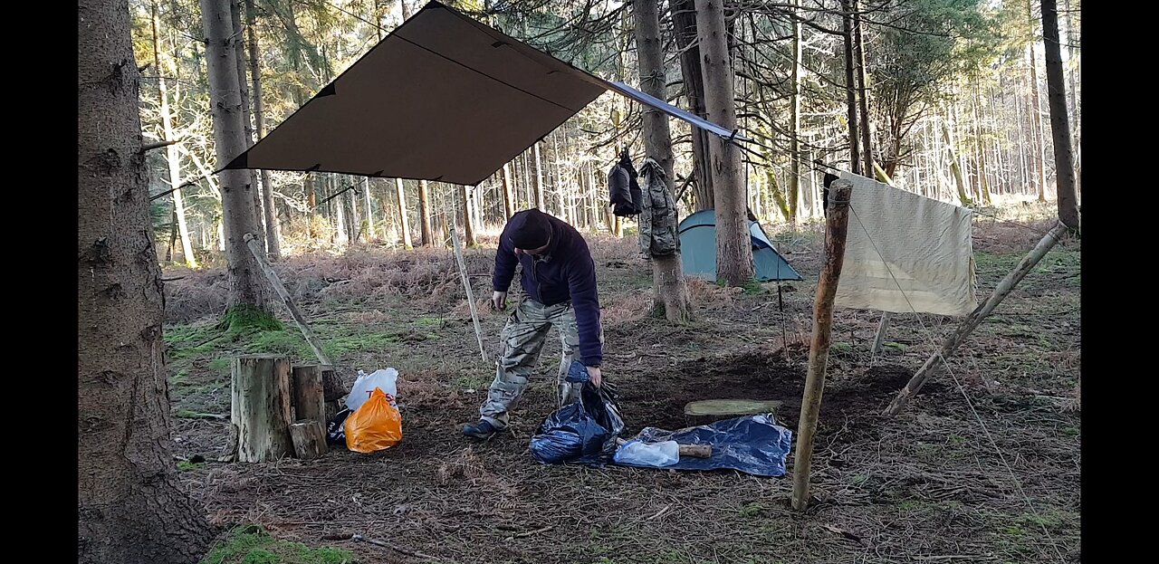 Organising the outside of the firepit. 20th Jan 2023