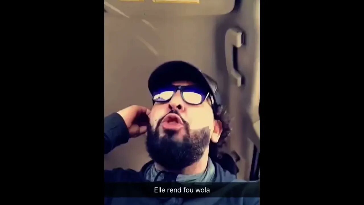 Momo Henni « Mais tu parles tout le temps, arrête de parler »