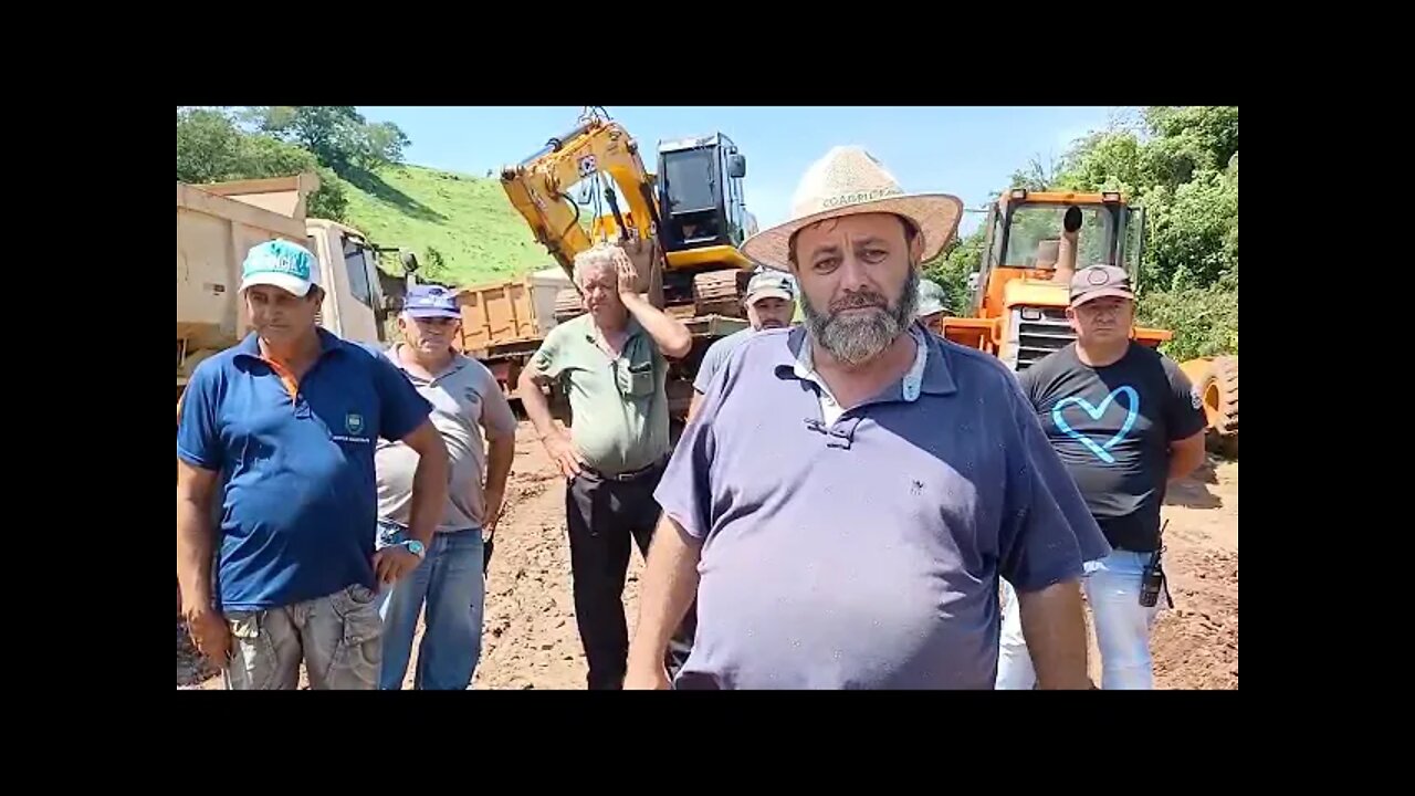 Município conclui 16 km de cascalho na estrada da Água da Itapira e Schroeder, parceria com IDR-PR