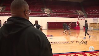 Detroit Mercy legend Kevin McAdoo watching son now play for Titans