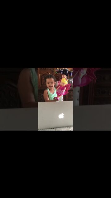 GANHEI UMA FADA #tiktok #infantil #criança #meme #shorts