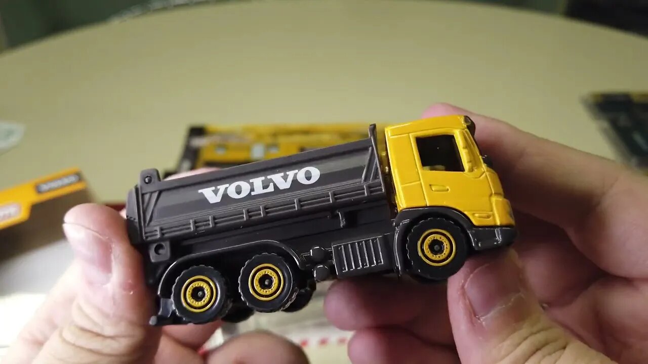 Coleção de Caminhões Modelos em Miniaturas