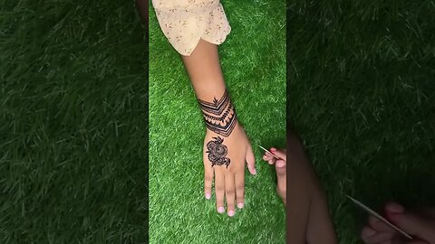 simple mehndi design #indianmehndi #hennatattoo #handmehndi #hennadesign #fullhandmehndidesign