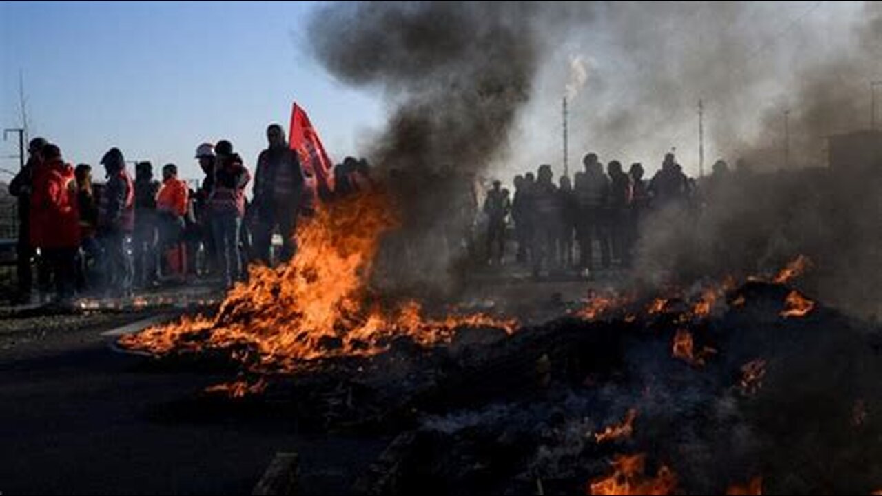 No confidence vote ruins Macron, protests rage in Paris