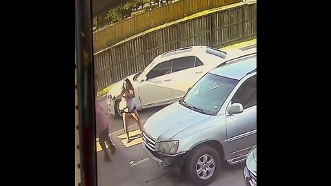 Man Tries To Rob A Pregnant Woman, It Doesn't Go Well For Him