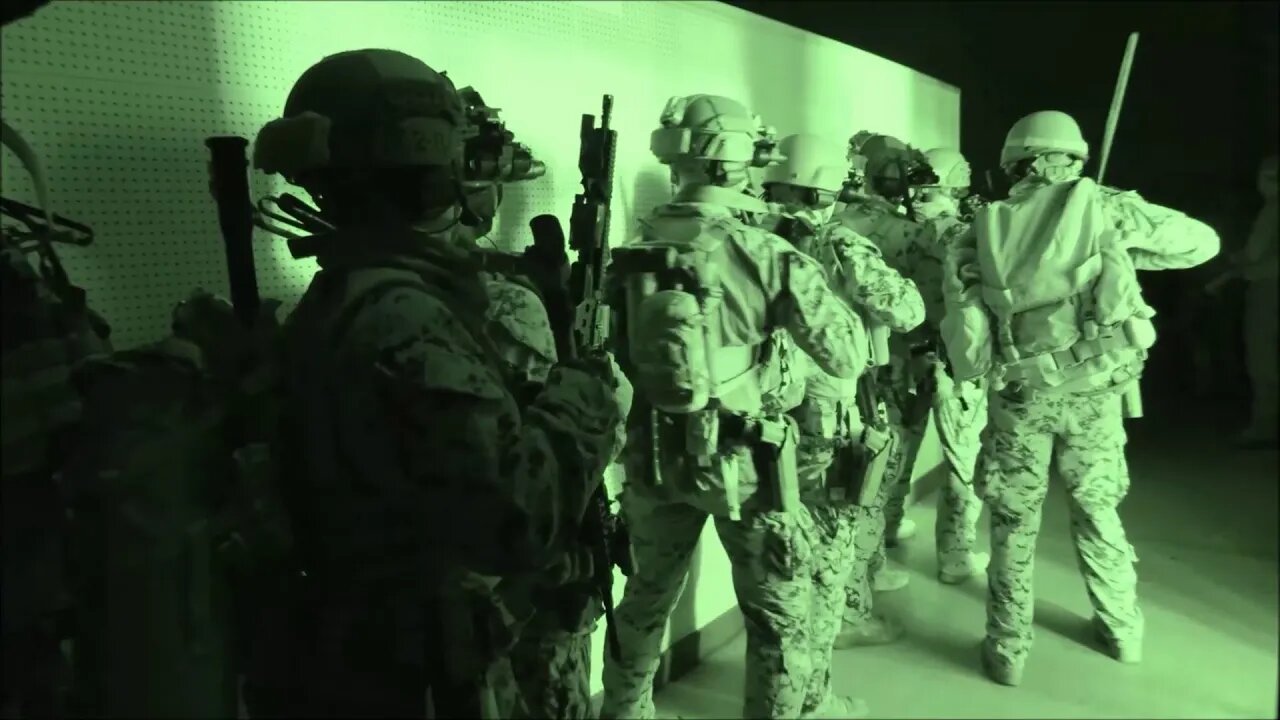 Recon Marines Practice Raid Techniques