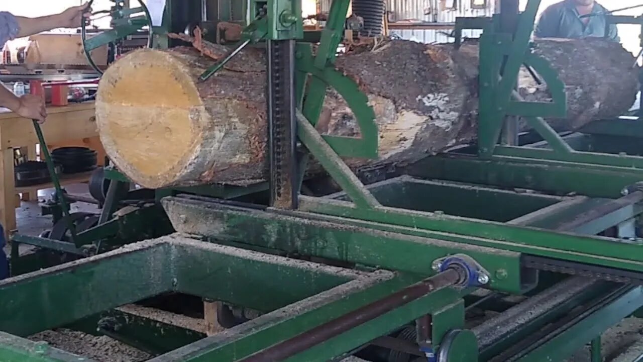 Is This AMISH Sawmill FASTER Than your WoodMizer?