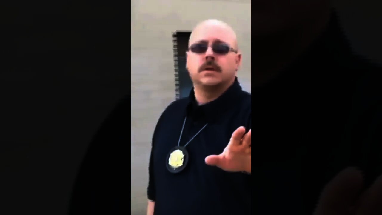 Cop WETS his KNAPPY & SAYS DON'T RUN AT ME & I say F you ... is running a crime