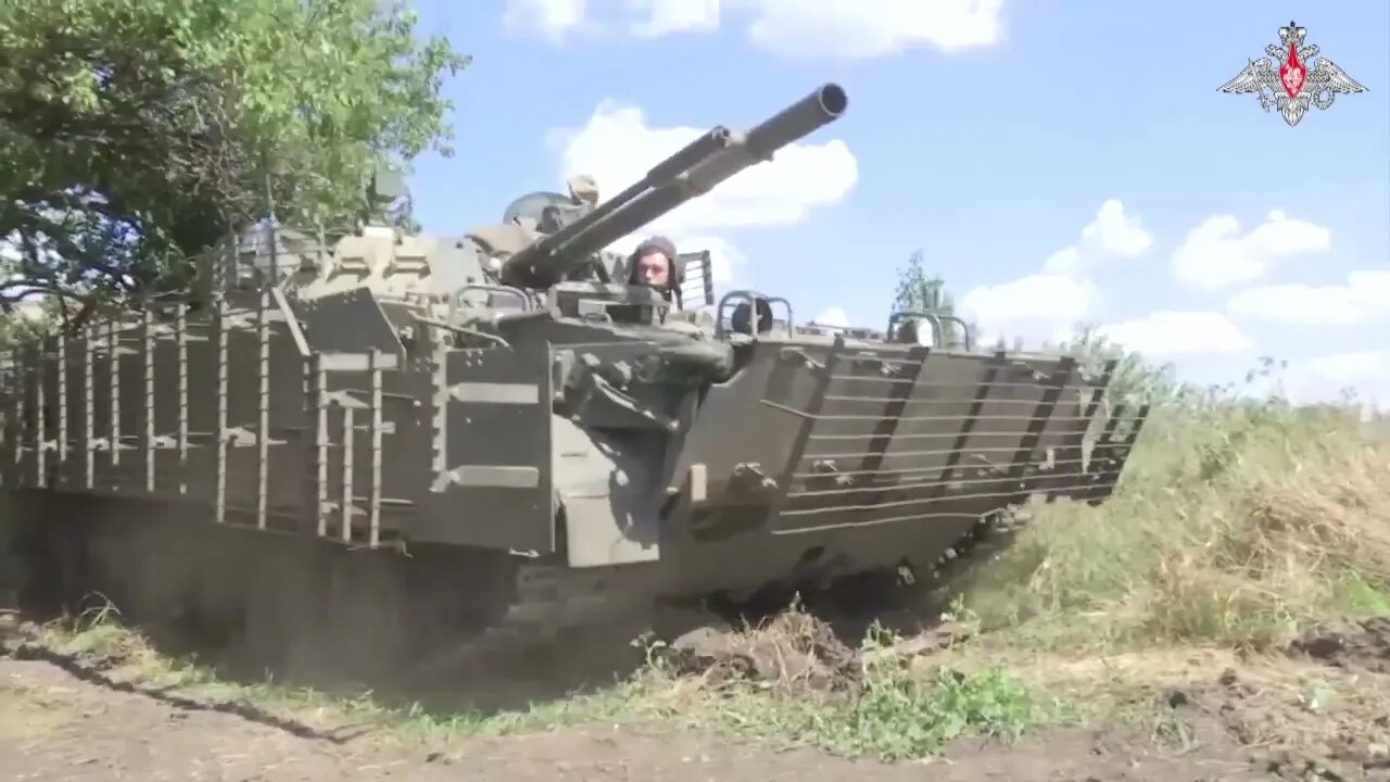 SMO Upgrade: Russian BMP-3 IFV with ERA armor & ATGM visor working in Ugledar Ukraine