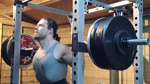 175 Kgs x 3 Squat.