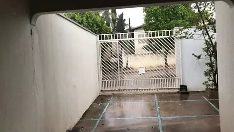Chuva e vento forte em casa #shorts