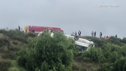 Bus crashes, overturns on I-15 near Pala Mesa