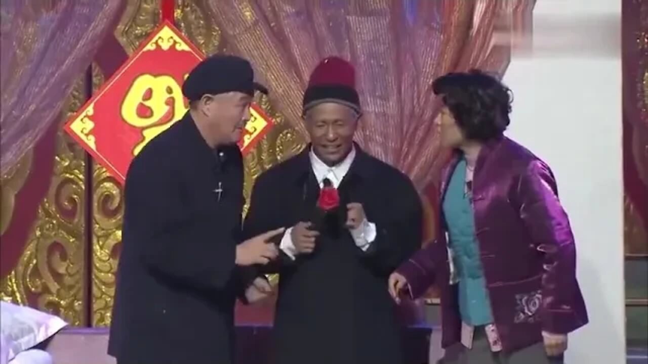 Zhao ~ Benshan's ~ classic ~ sketches make the audience laugh