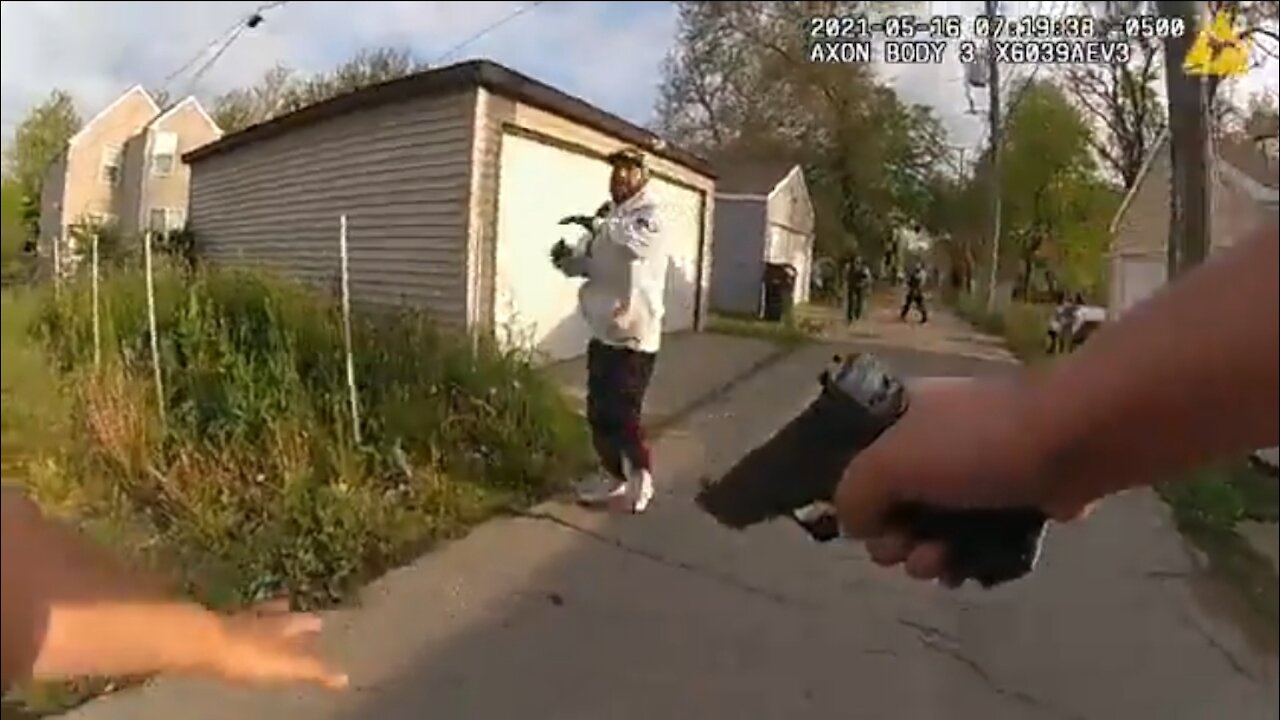 Chicago Police Officer Shot By Convicted Felon; Cops Return Fire