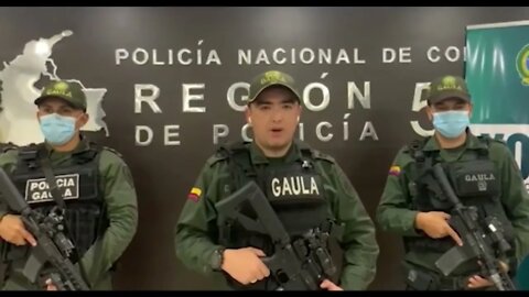 Conoció a una persona por internet, le envió fotografías y terminó extorsionado