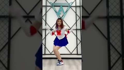 Please Don't Hate On This Cute Chinese Girl For Her Dance