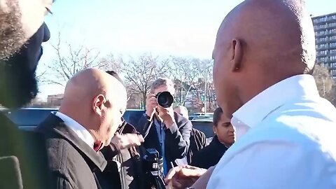 Raul Rivera @NYCDriversunite confront both @NYCMayor @ericadamsfornyc Graham Avenue Of Puerto Rico