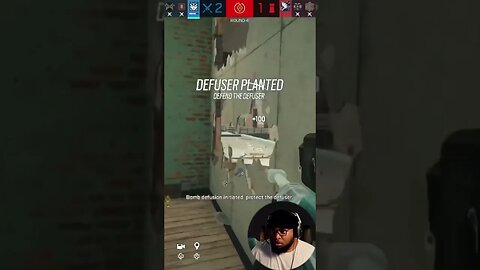 The Clutch 💪🏾 #rainbowsixsiege #shorts #gaming