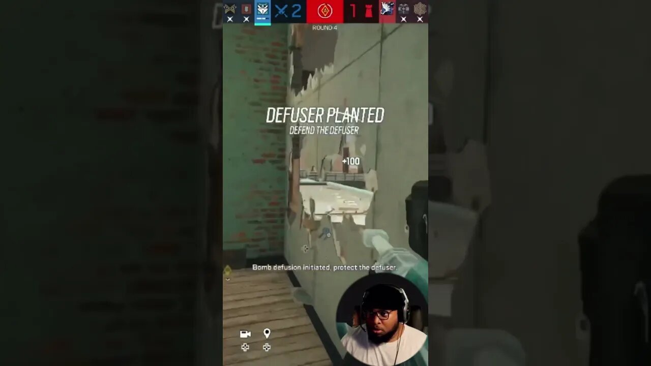 The Clutch 💪🏾 #rainbowsixsiege #shorts #gaming