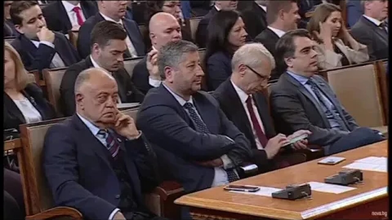 Депутатите избират председател на парламента