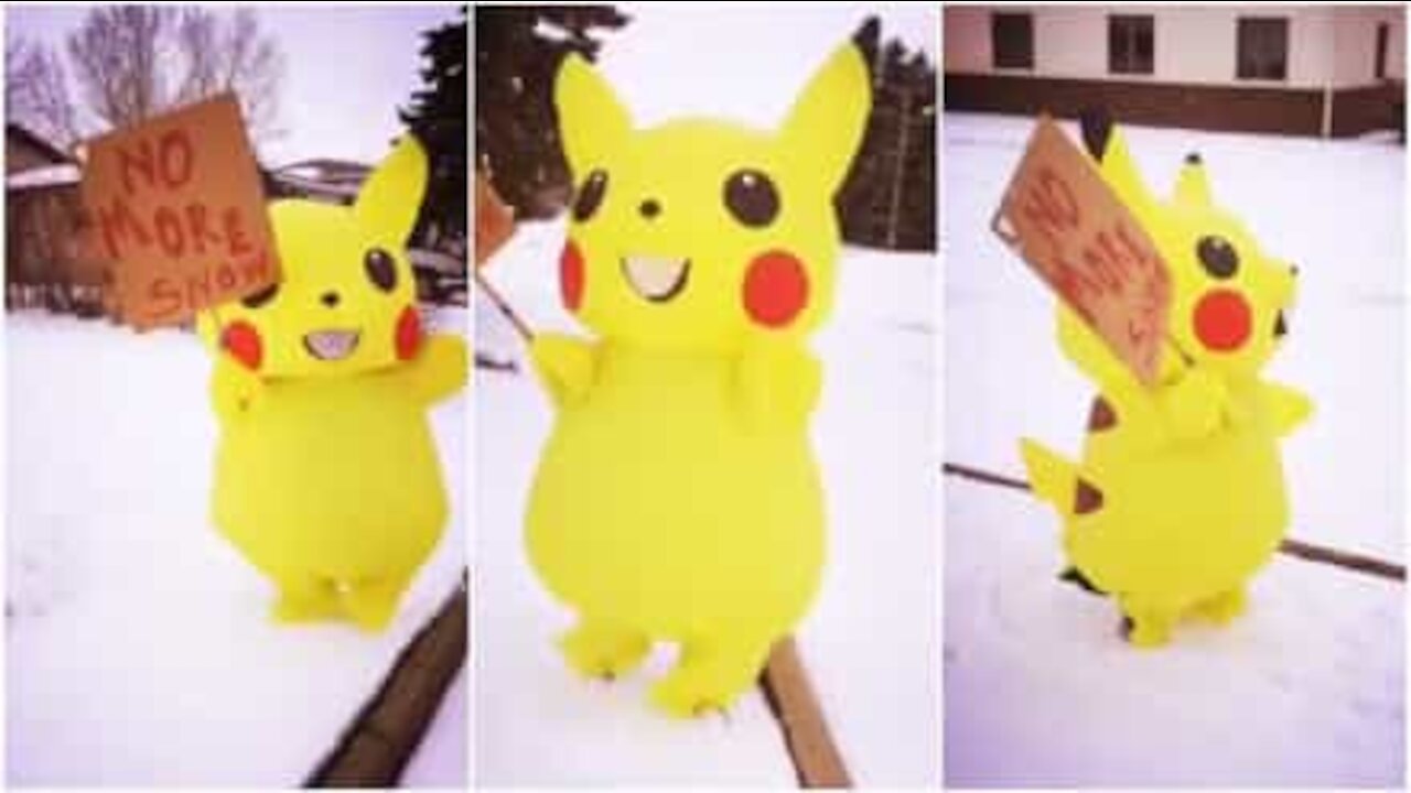 Si veste da Pikachu per protestare contro la neve