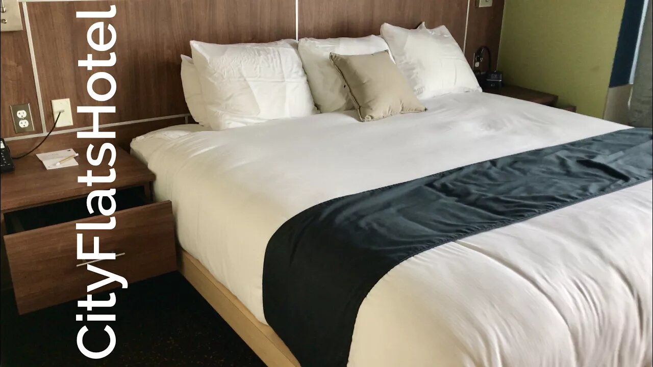 A tour of the standard hotel room at the City Flats Hotel in Holland, Michigan