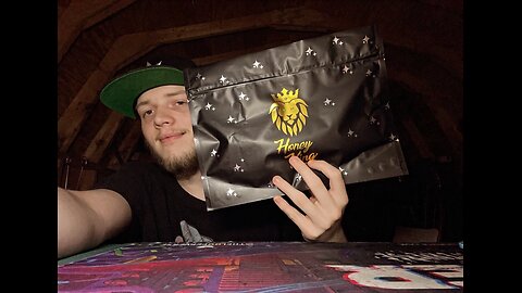 Reviewing The Honey King Brand Tangi 2.5 G disposable Sativa Juice Edition!!