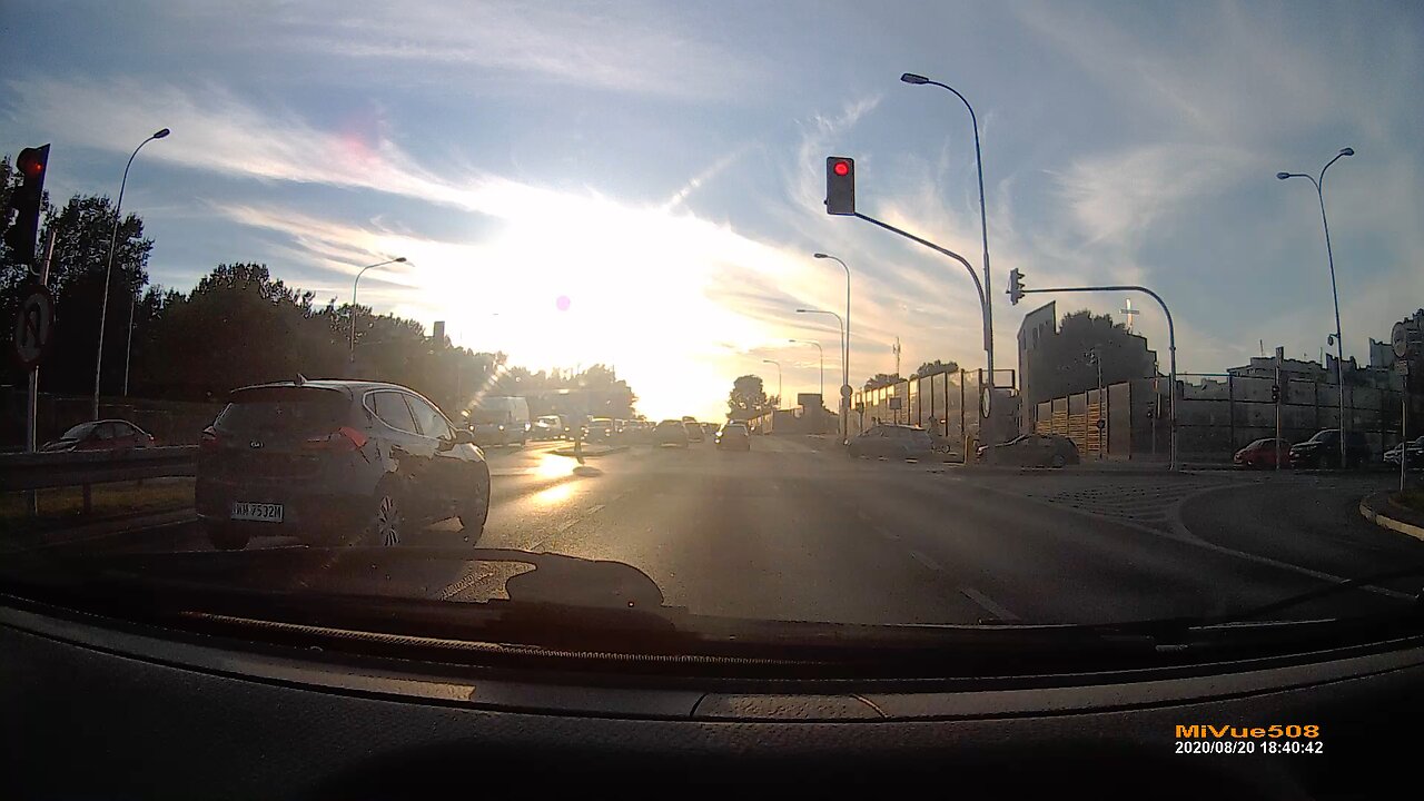 Wjazd na skrzyżowanie na czerwonym świetle