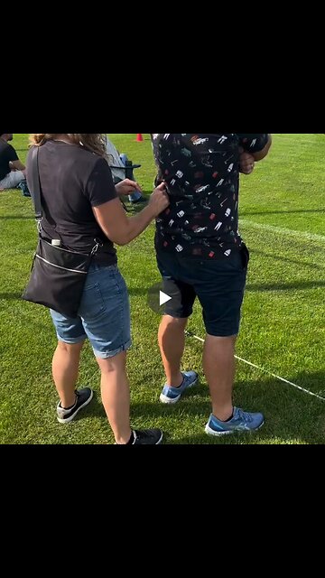 Dad not letting his disability stop him from showing up for his son...