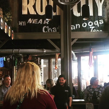 Sugarlands' Toaster on Appalachian Apple Pie