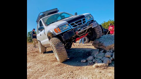 Kia Sportage on 35's at the San Antonio 4x4 Club Run event at Hidden Falls (super short)