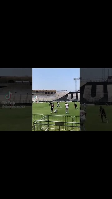Sub-17 do Vasco botando o Flamengo na roda na final do Carioca