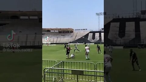 Sub-17 do Vasco botando o Flamengo na roda na final do Carioca