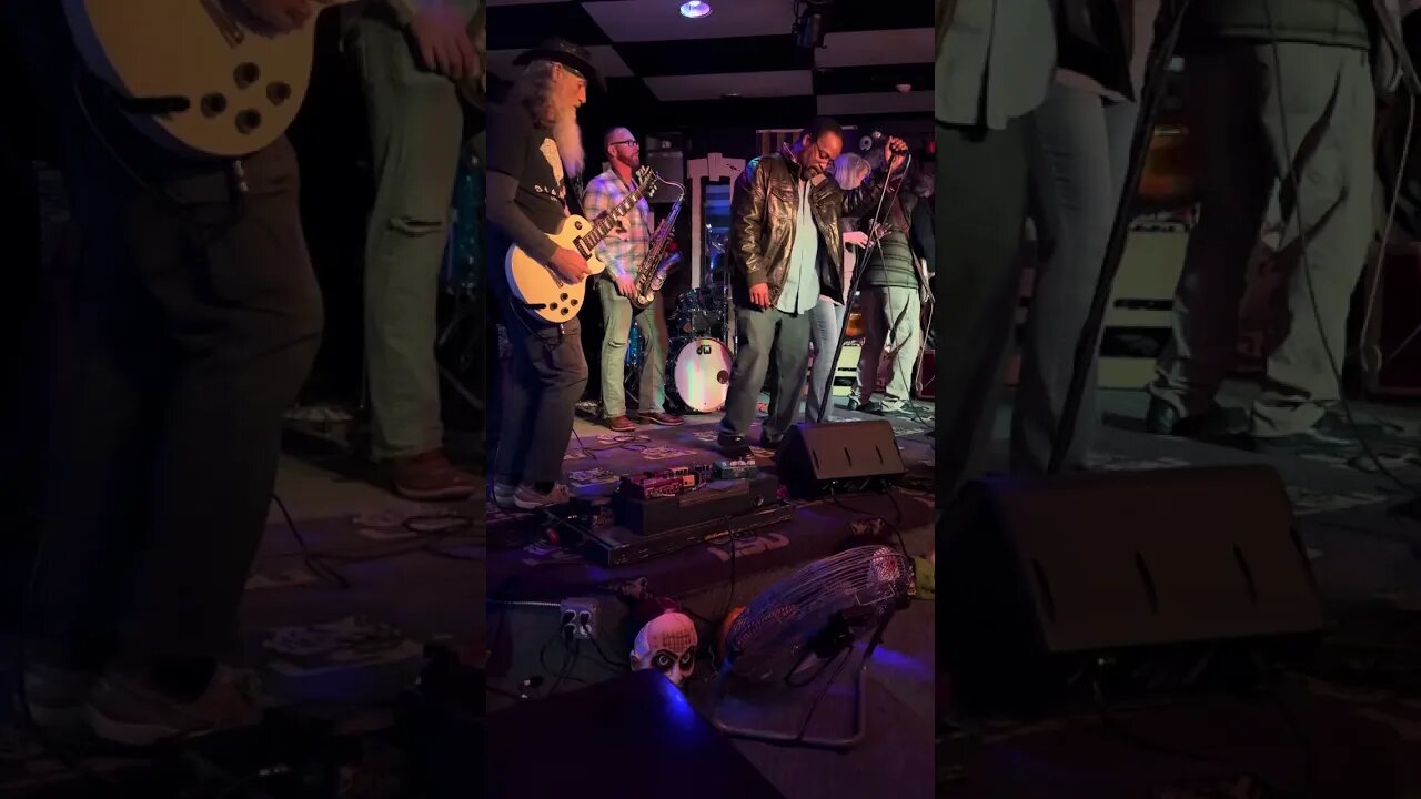 I’ll play the blues for you /open mic with Robin Beach /daughter of Jerry Beach !!