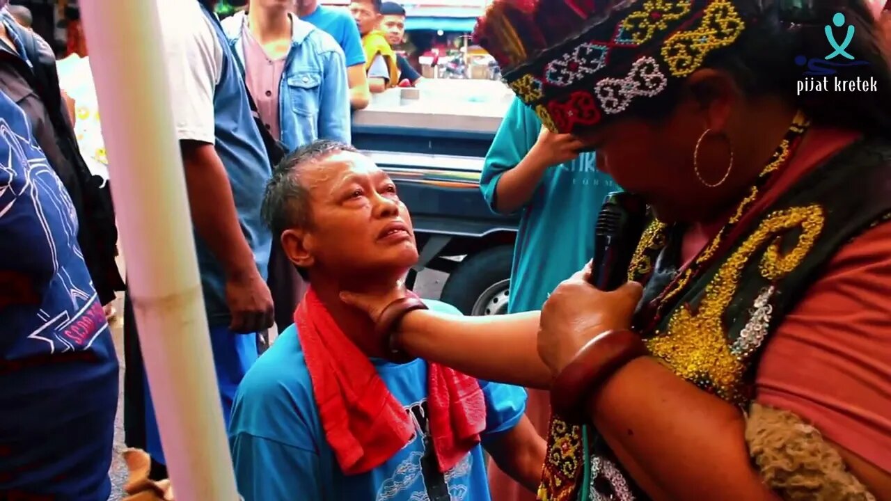 Pengobatan Ibu Ida Dayak, yang sembuh langsung disuruh pulang