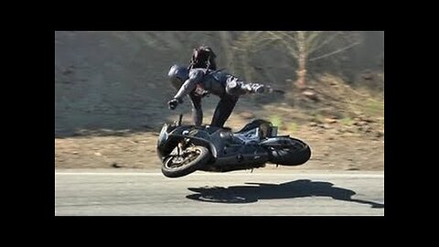 Reaction of a motorcyclist / pro at the wheel / A step away from an accident / moto accident/