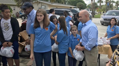 Holiday meals handed out in Fort Pierce