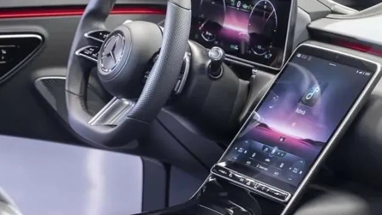 NEW Mercedes S-Classe functions; CRUSHING Tesla features? Augmented reality HUD!