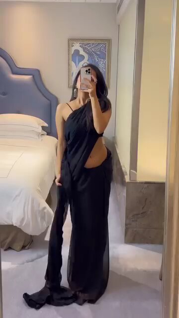 Tanha badan tanha hai ruh song