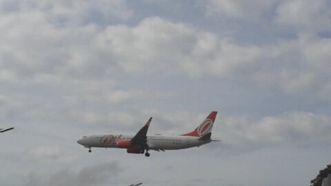 Boeing 737-800 PR-GTR na final antes de pousar em Manaus vindo de Fortaleza 05032021