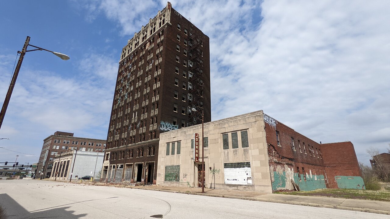 Exploring the Abandoned Spivey Building | East St Louis April 2022